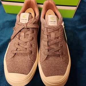 Cariuma Brown Sneakers